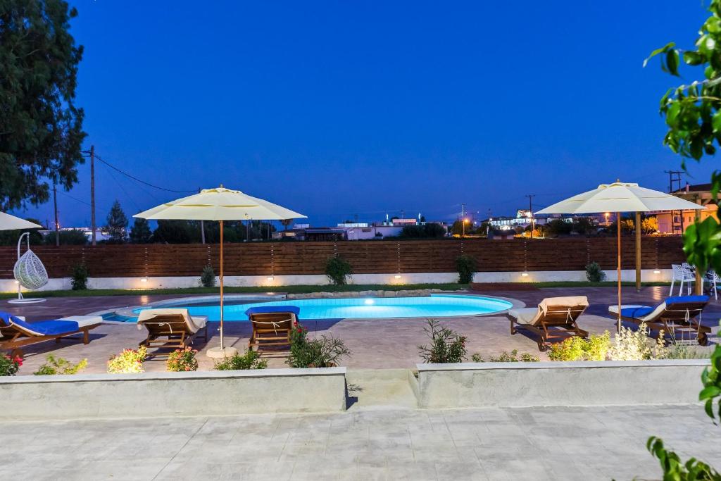 The swimming pool at or close to Villa Kampos