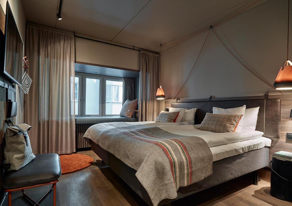 
Spacious Double Room with Bath
