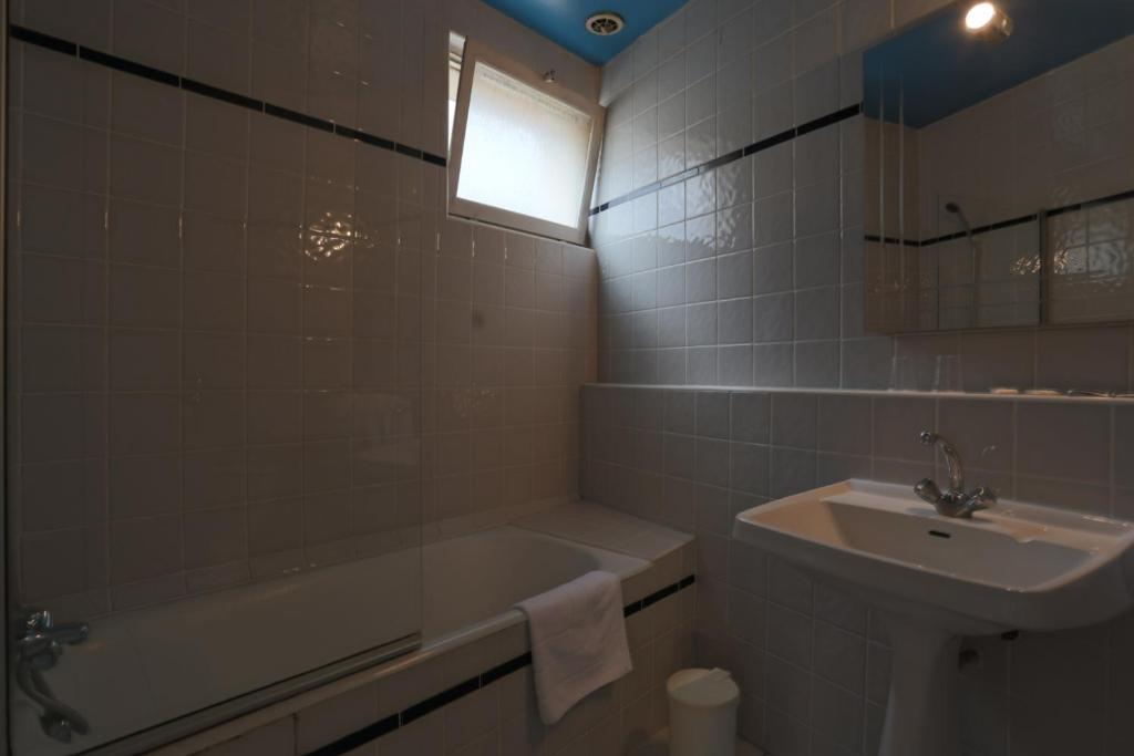 Hotel du Commerce - Habitación Triple