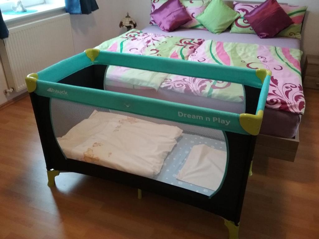 Postel nebo postele na pokoji v ubytování Ferienwohnung Schermer