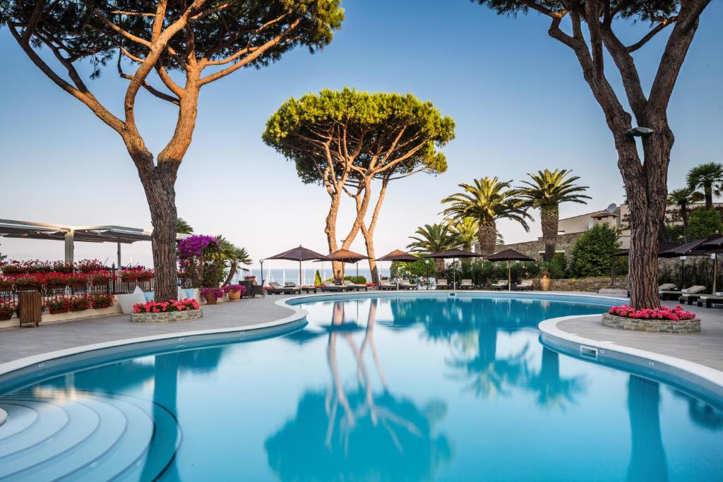 Бассейн в Cala del Porto Punta Ala - Preferred Hotels или поблизости