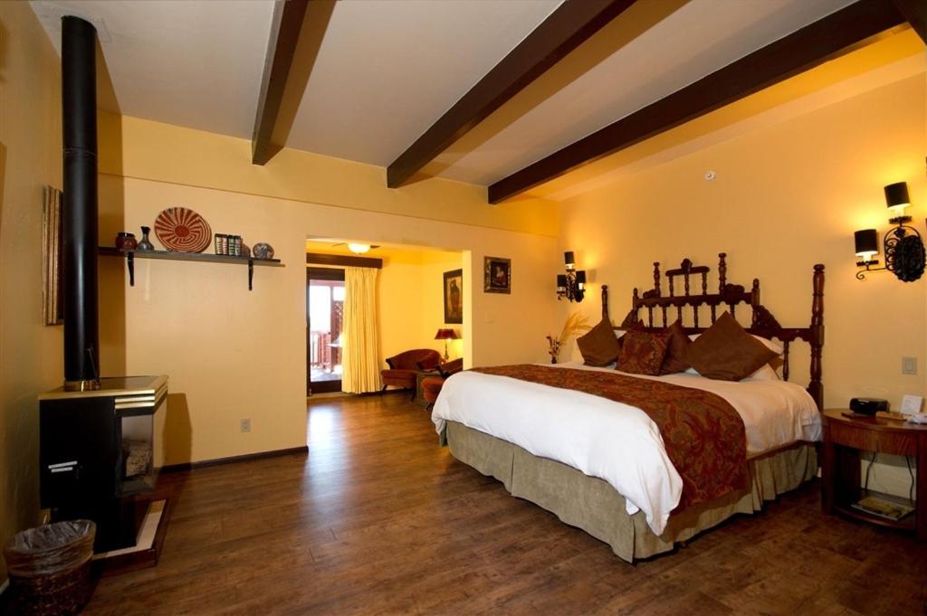 Postel nebo postele na pokoji v ubytování Sedona Views Bed and Breakfast