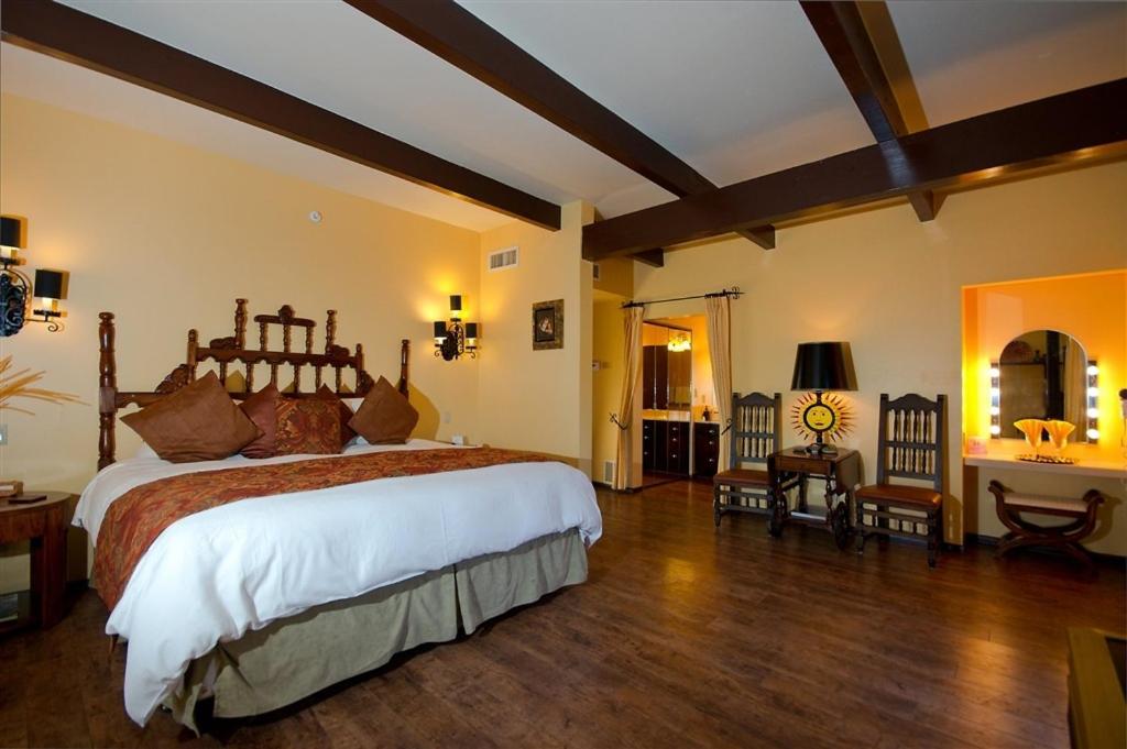 Postel nebo postele na pokoji v ubytování Sedona Views Bed and Breakfast