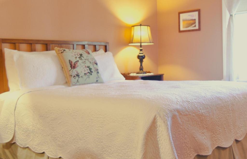 Julian Lodge - Standard Queen Room