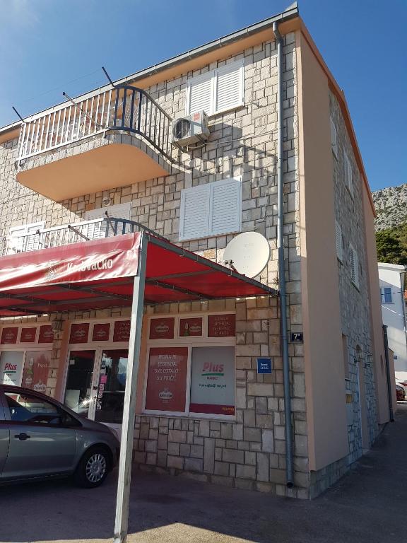 Budova, kde se apartmán nachází