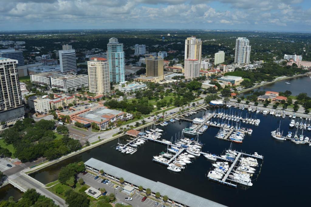 Hyatt Place St. Petersburg/Downtown photo
