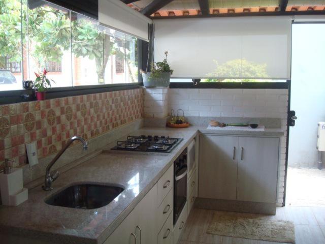  Sobrado frente pro mar