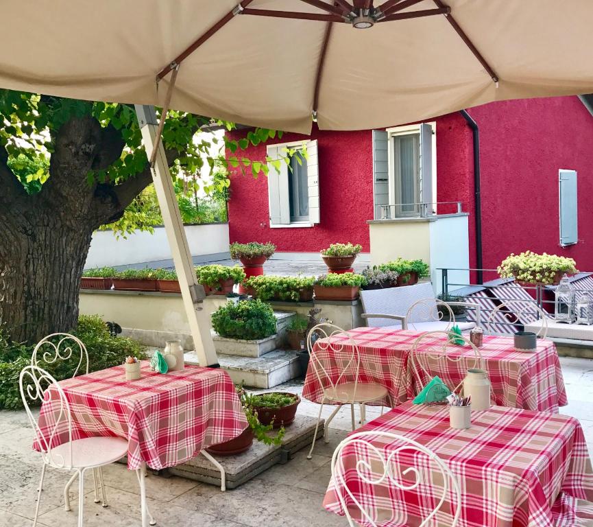 Vonkajšia záhrada v ubytovaní Villa Pille
