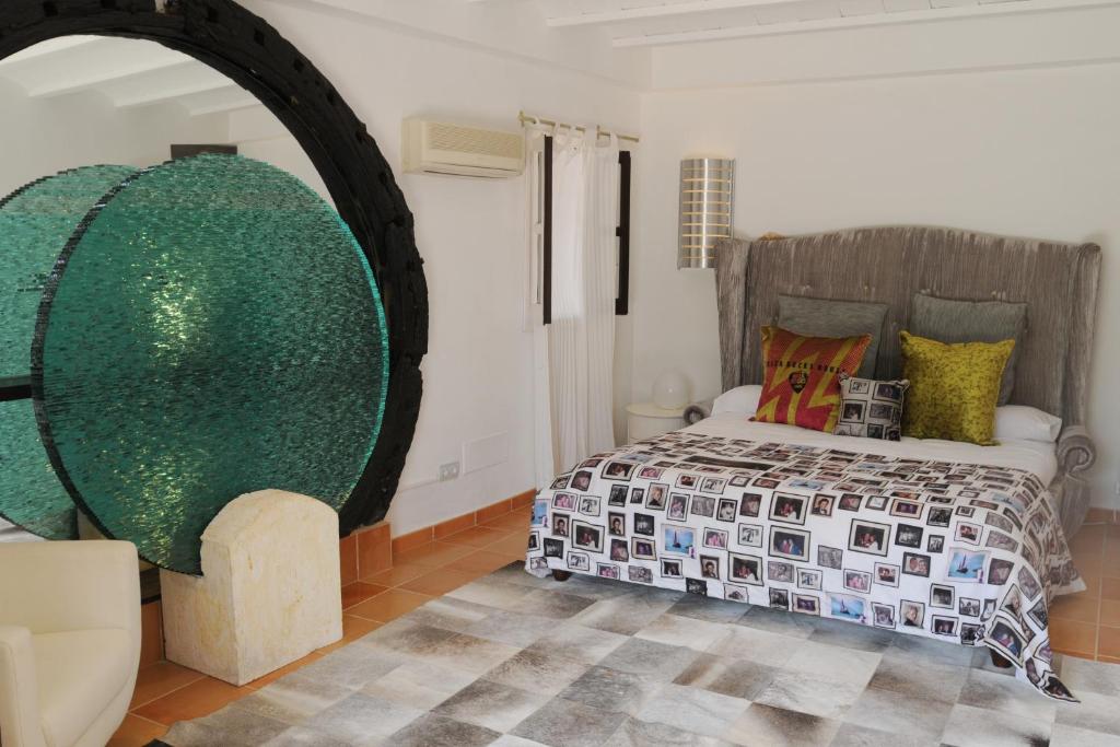 Pikes Ibiza, San Antonio – Updated 2023 Prices