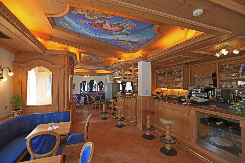 Restaurace v ubytování Hotel Valacia