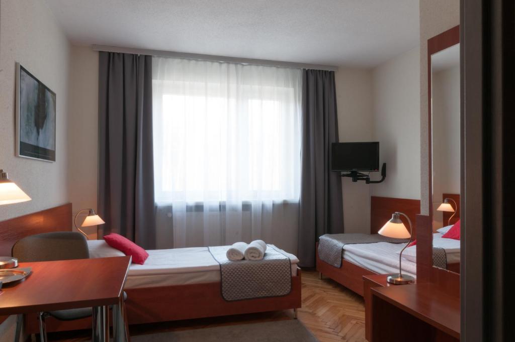 Hotel Komes - Twin Room