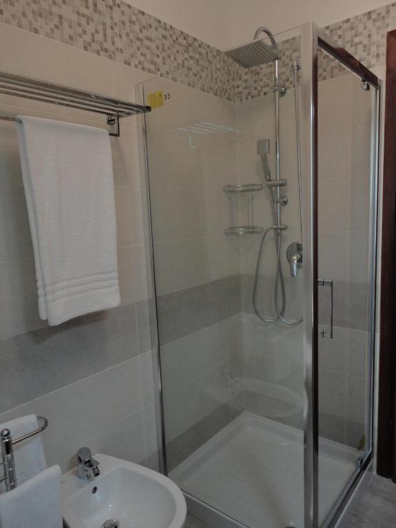 A bathroom at Bio Forester