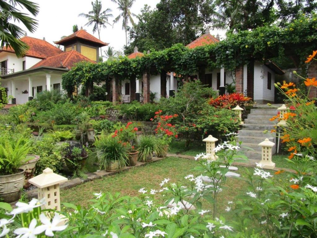 Zahrada ubytování Bukit Asri Lodge