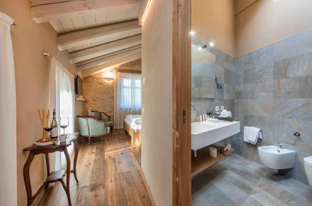 Koupelna v ubytování Sunstar Hotel Piemont Castello di Villa