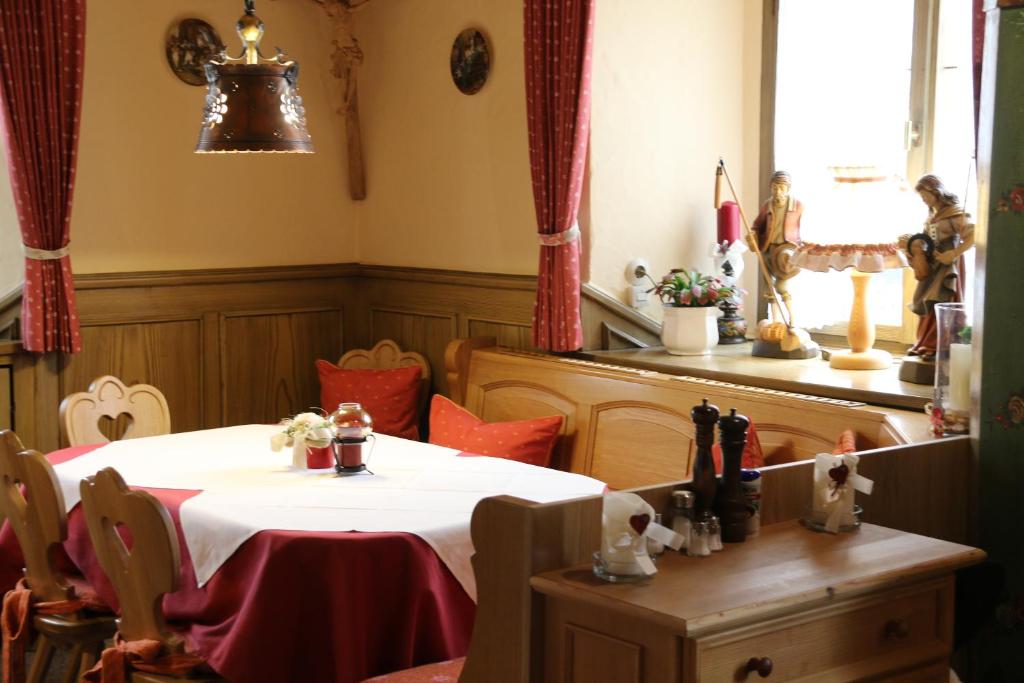 Restaurace v ubytování Adler Post