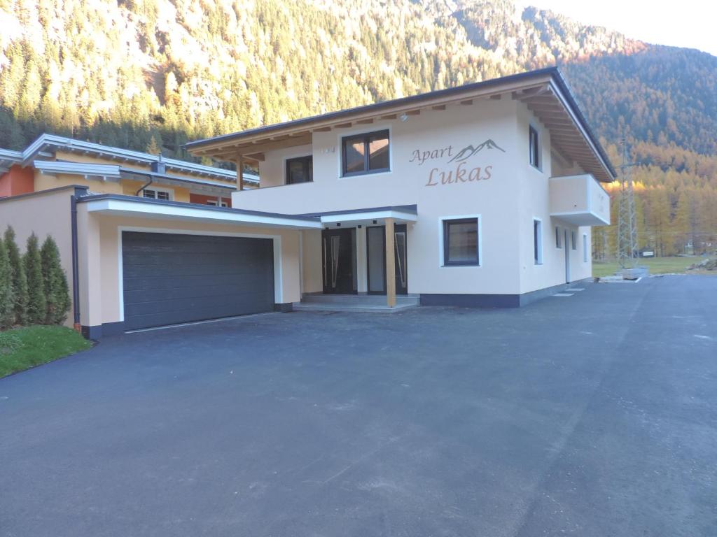 Nespecifikovaný výhled na hory nebo výhled na hory při pohledu z apartmánu
