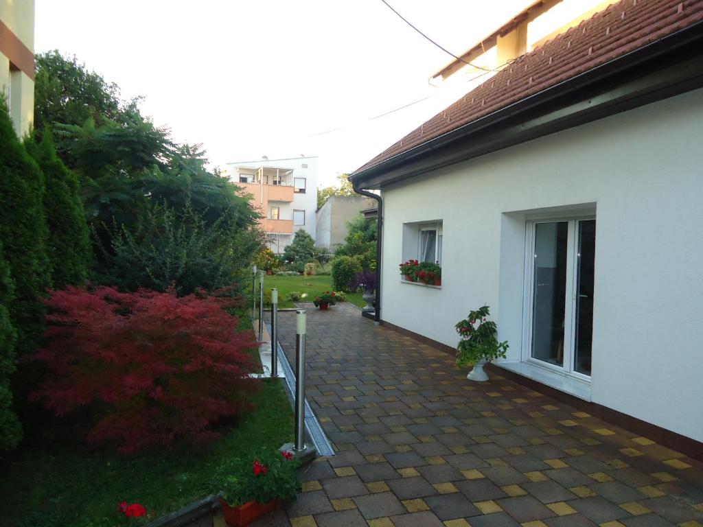 Apartment Spectre - 14