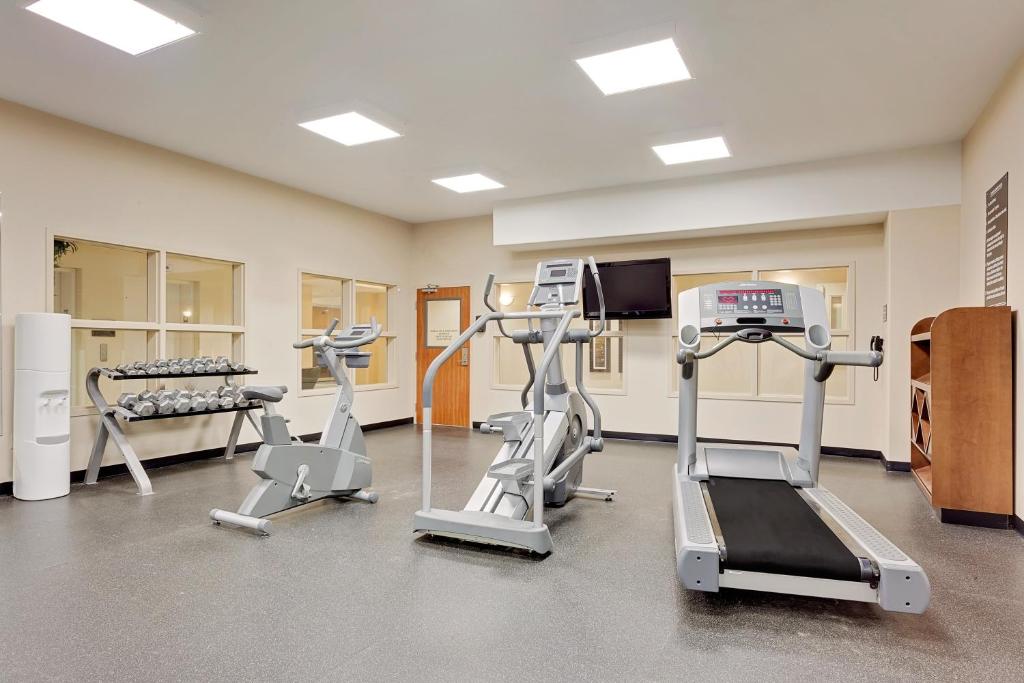 Fitness centrum a/nebo fitness zařízení v ubytování Ramada by Wyndham Lac La Biche