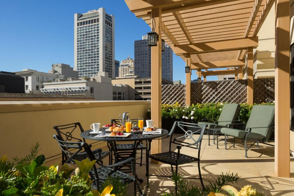 Orchard Garden Hotel photo
