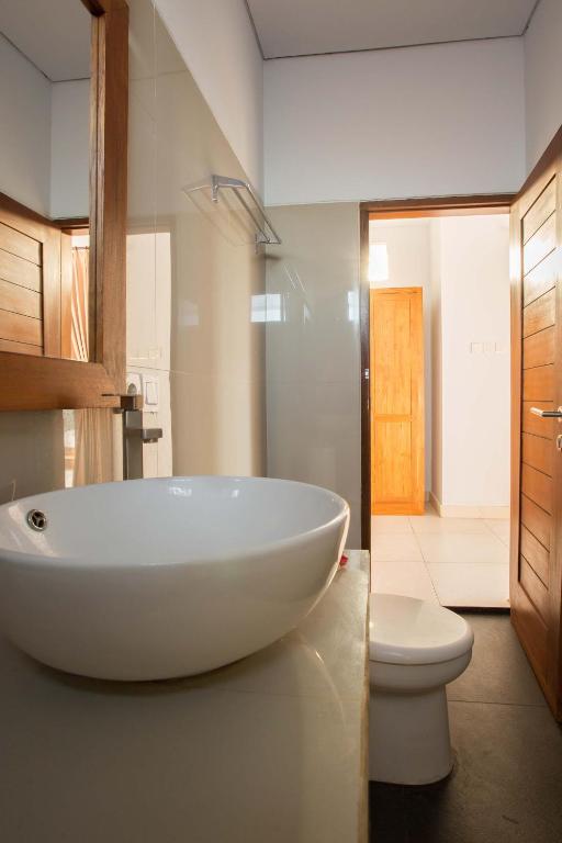 Pande Homestay - Deluxe Double Room With Balcony
