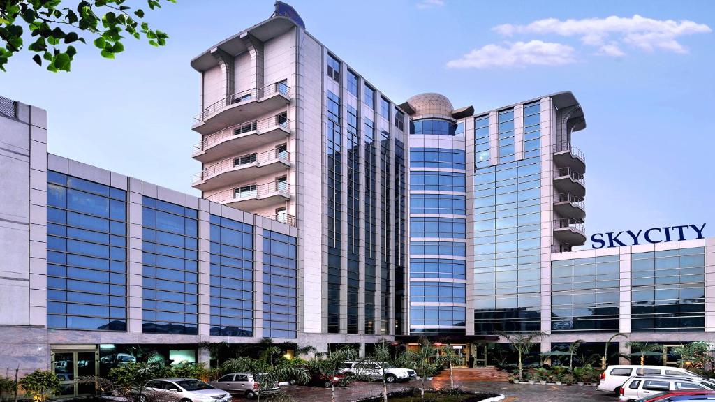 Foto da galeria de SkyCity Hotel Gurgaon em Gurgaon