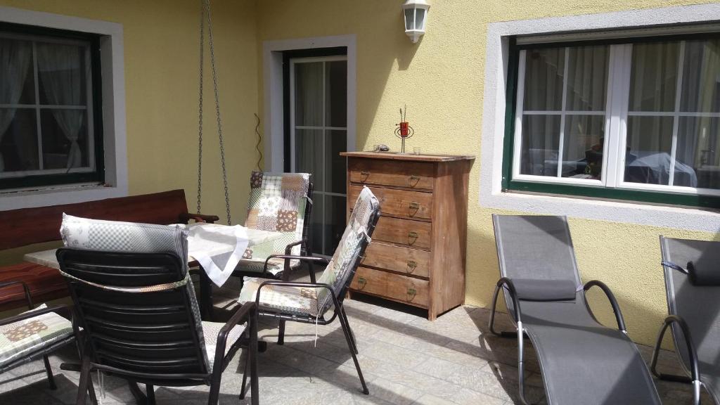 Posezení v ubytování Ferienwohnung am Bauernhof Zechner Heidi