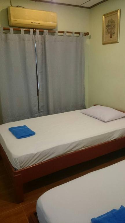 Chantana House Ayutthaya - Quarto Twin Deluxe Com Casa De Banho Privada