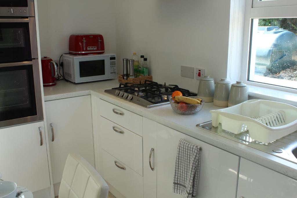 Cucina o angolo cottura di Bunlin Heights Self Catering Studio
