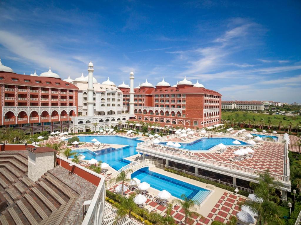 Royal Taj Mahal Hotel