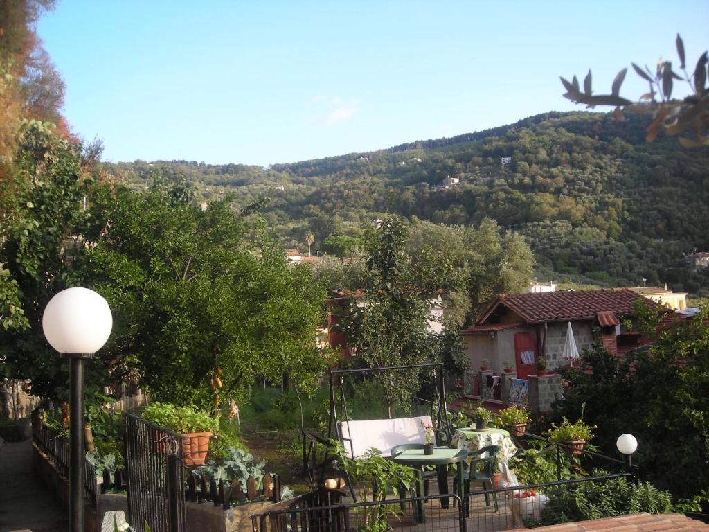 Nespecifikovaný výhled na hory nebo výhled na hory při pohledu z bed and breakfast