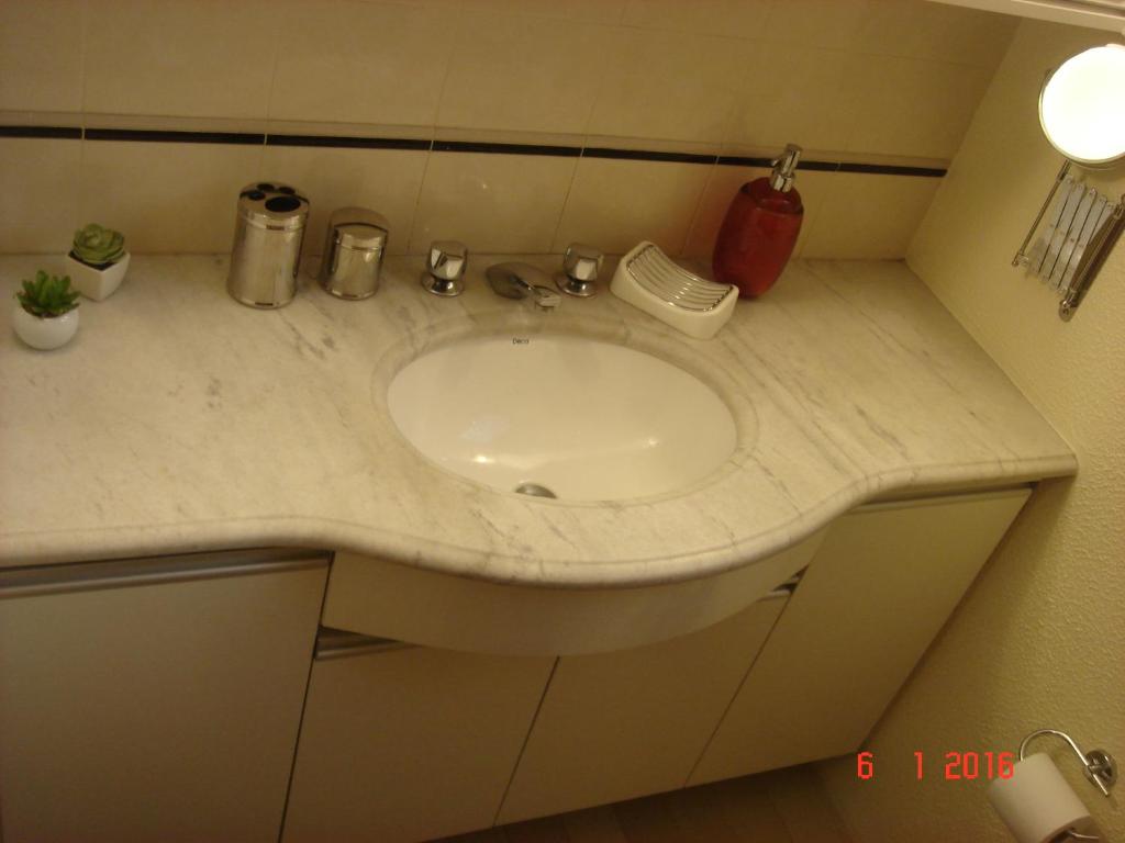  Wall Street Flat Service