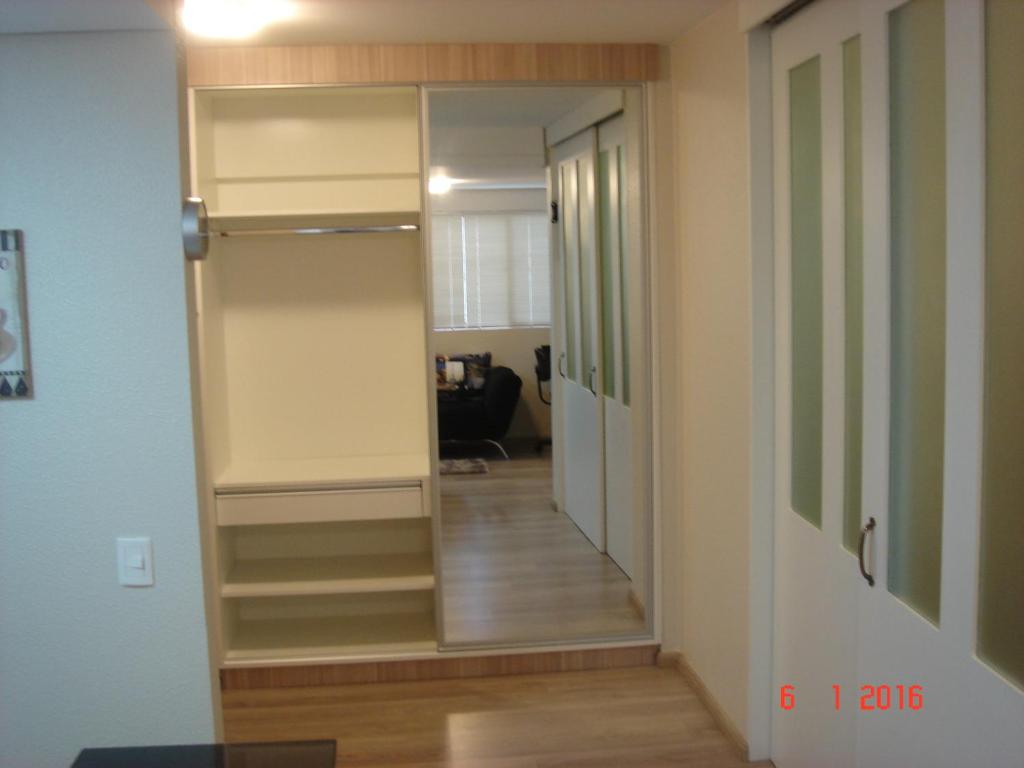  Wall Street Flat Service