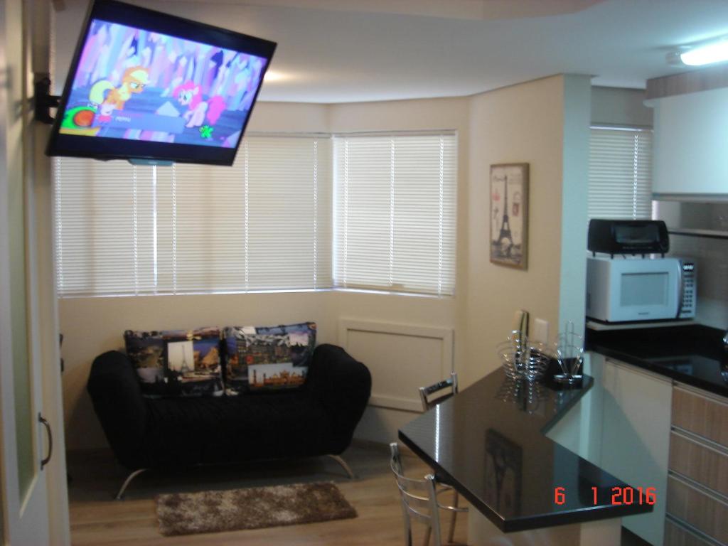  Wall Street Flat Service