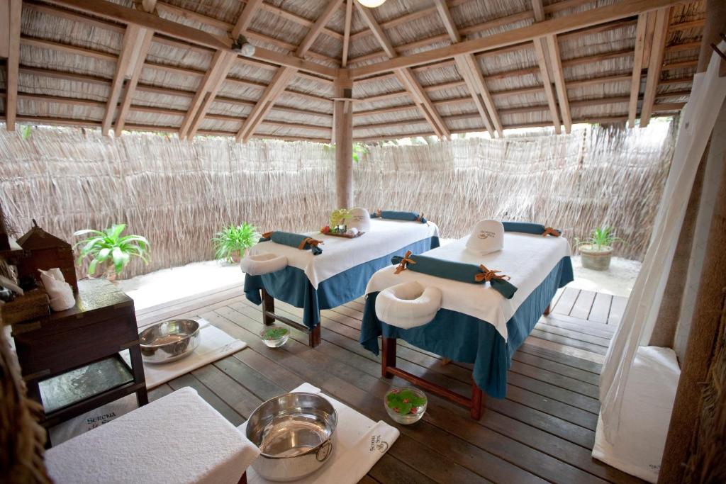 Restoran ili drugo mesto za obedovanje u objektu Diamonds Thudufushi Maldives Resort & Spa
