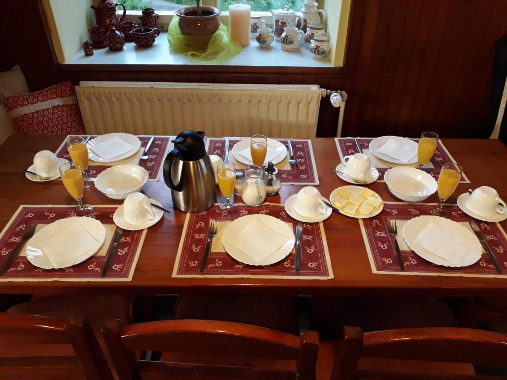 Jídlo v penzionu – hostince nebo okolí