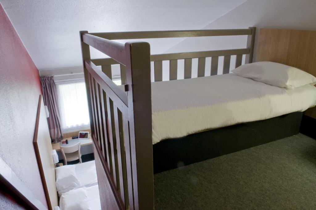 Postel nebo postele na pokoji v ubytování B&B HOTEL Amiens
