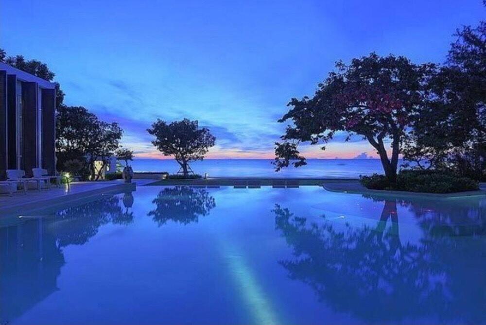 Kolam renang di atau dekat dengan Chelona 108