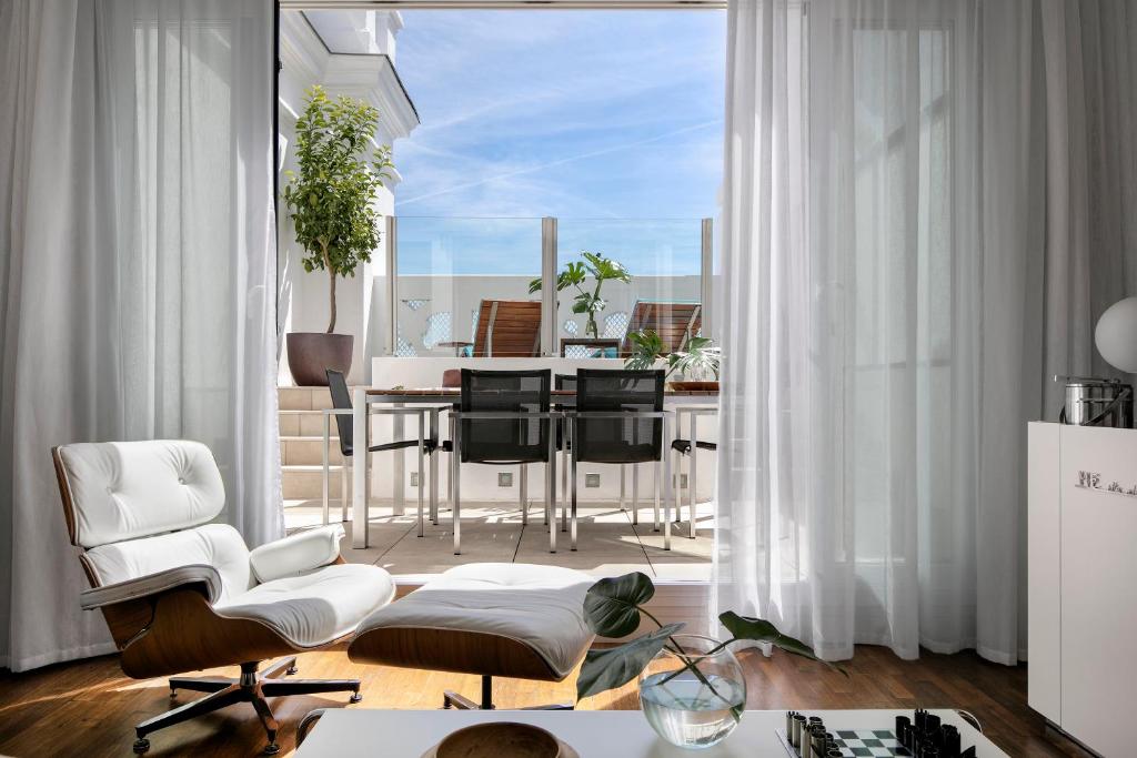 ME Madrid Reina Victoria by Meliá - Помимо меня+ с террасой