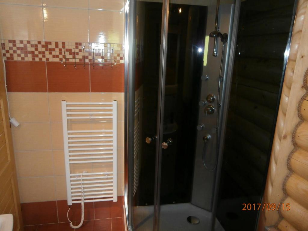 Kúpeľňa v ubytovaní Drevenica Silvia