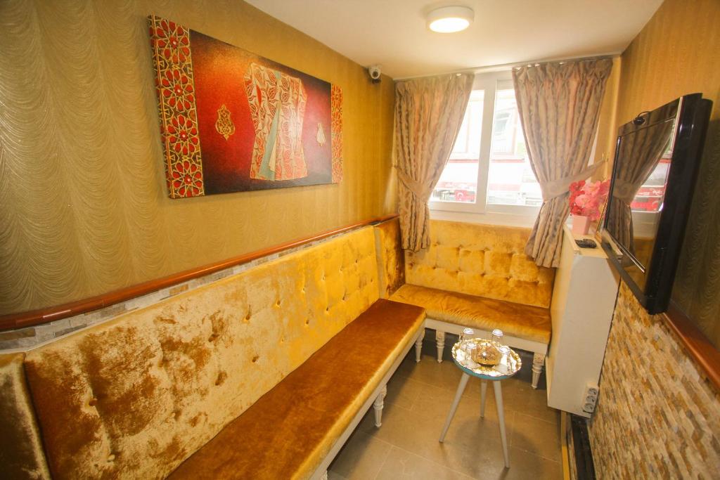 TV a/nebo společenská místnost v ubytování Venue Hotel Istanbul Old City