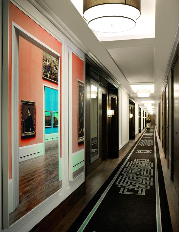 TV a/nebo společenská místnost v ubytování The Langham Chicago