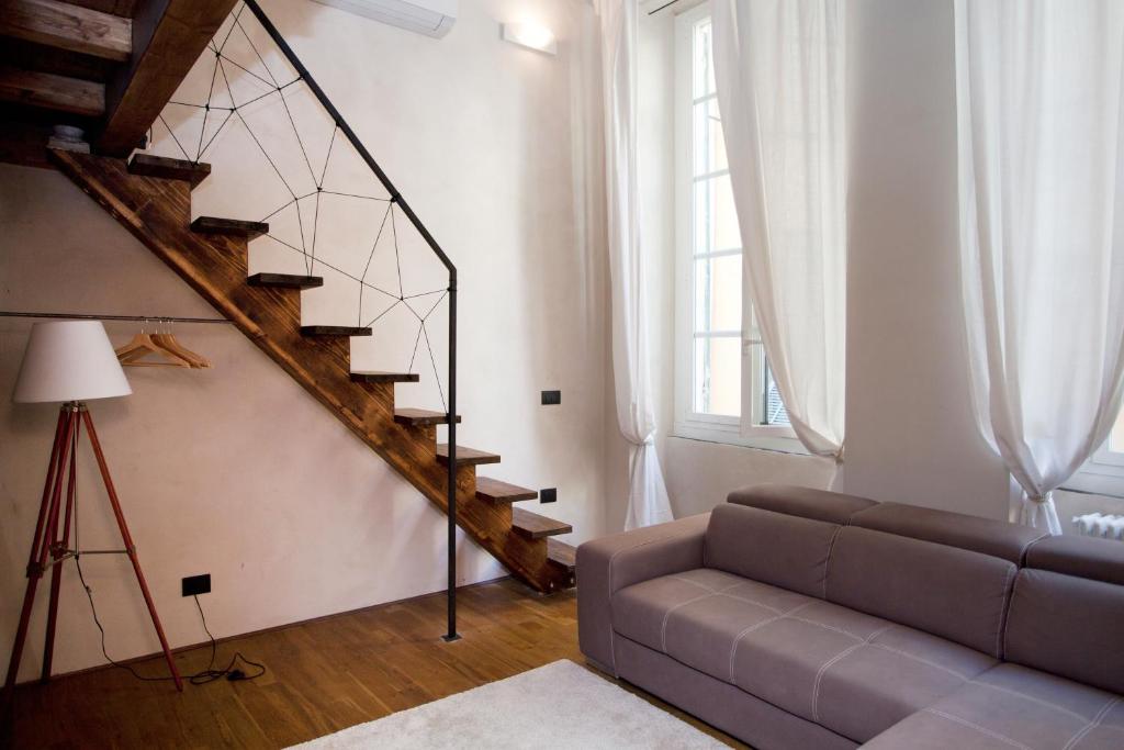 A seating area at Charming Genova | Residenza d'epoca