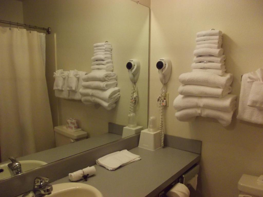 Hillcrest Inn - 
