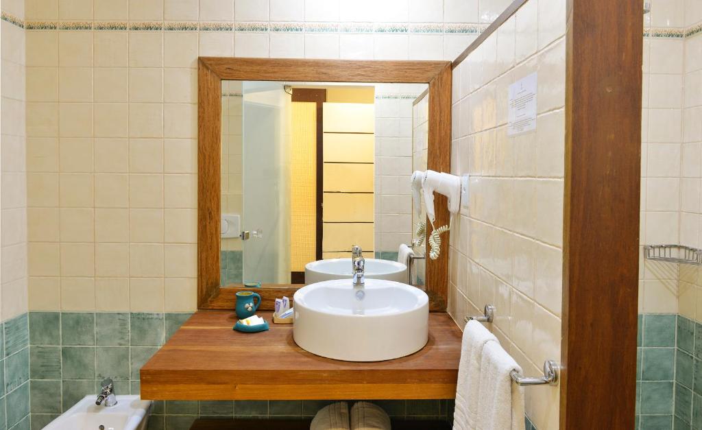 Iara Beach Hotel Boutique - Habitación De Lujo