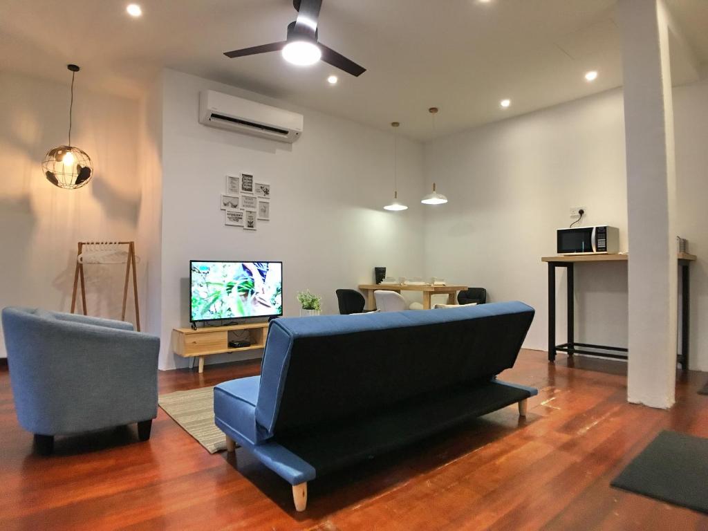 iBook Gurney Suites - Deluxe Gurney Studio Suite (IB7)