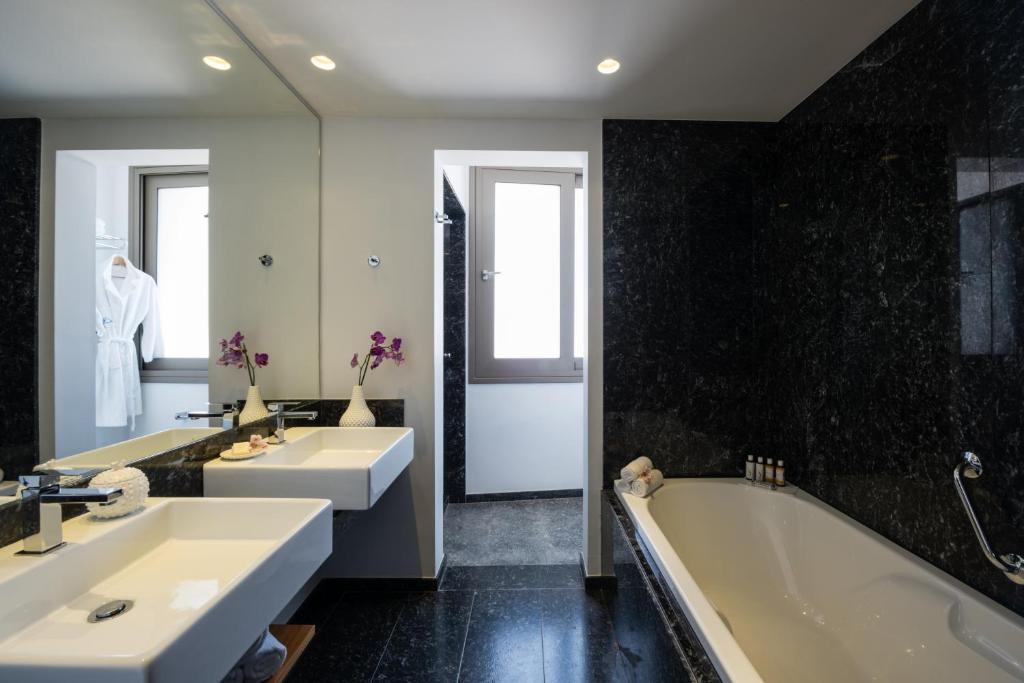 Aquila Atlantis Hotel - 17