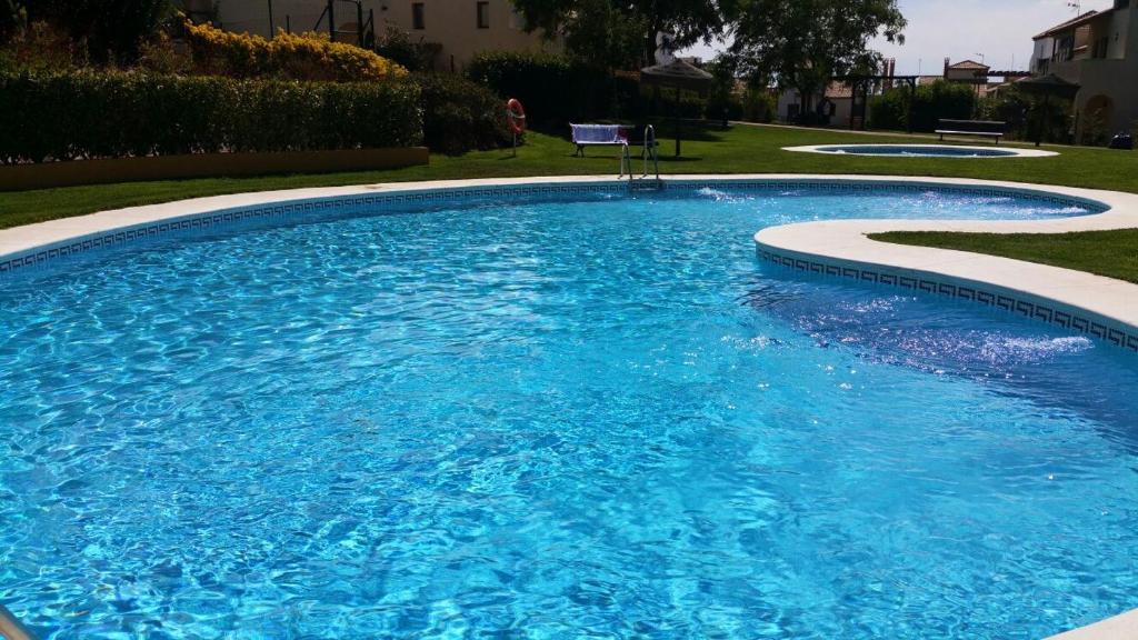 Bazén v ubytovaní Mi trocito de Cielo Ayamonte alebo v jeho blízkosti