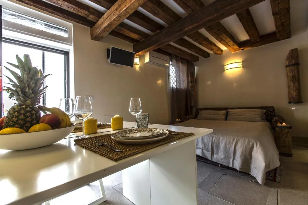 Studio Frari Wifi, Venice, Italy
