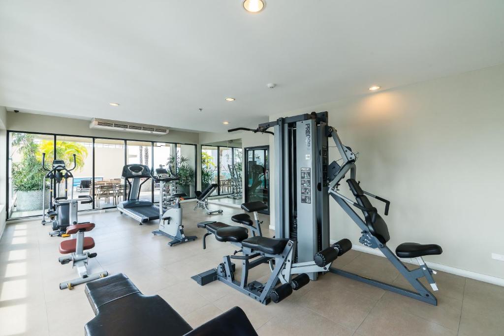Fitness centrum a/nebo fitness zařízení v ubytování Sea Me Spring Too Hotel