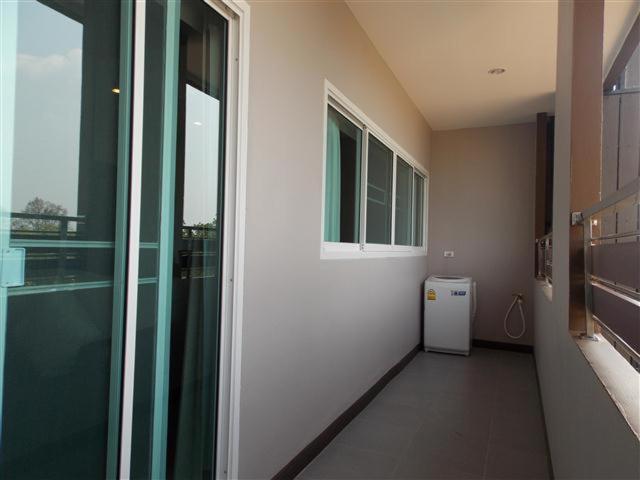 Balkón nebo terasa v ubytování Eastpana Executive Residence 304 Prachinburi